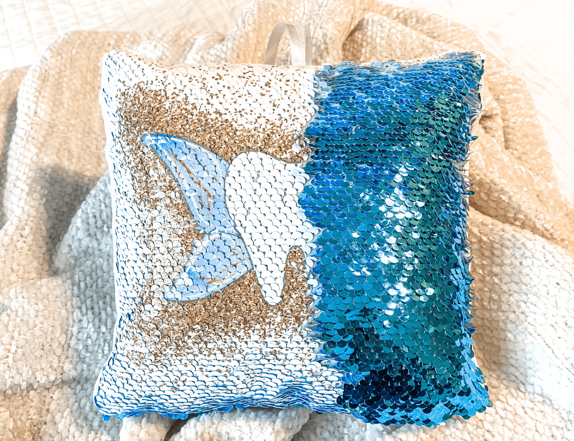 https://20momentsoftooth.com/cdn/shop/products/BlueToothFairyPillowby20MomentsofTooth.png?v=1682613569&width=1946